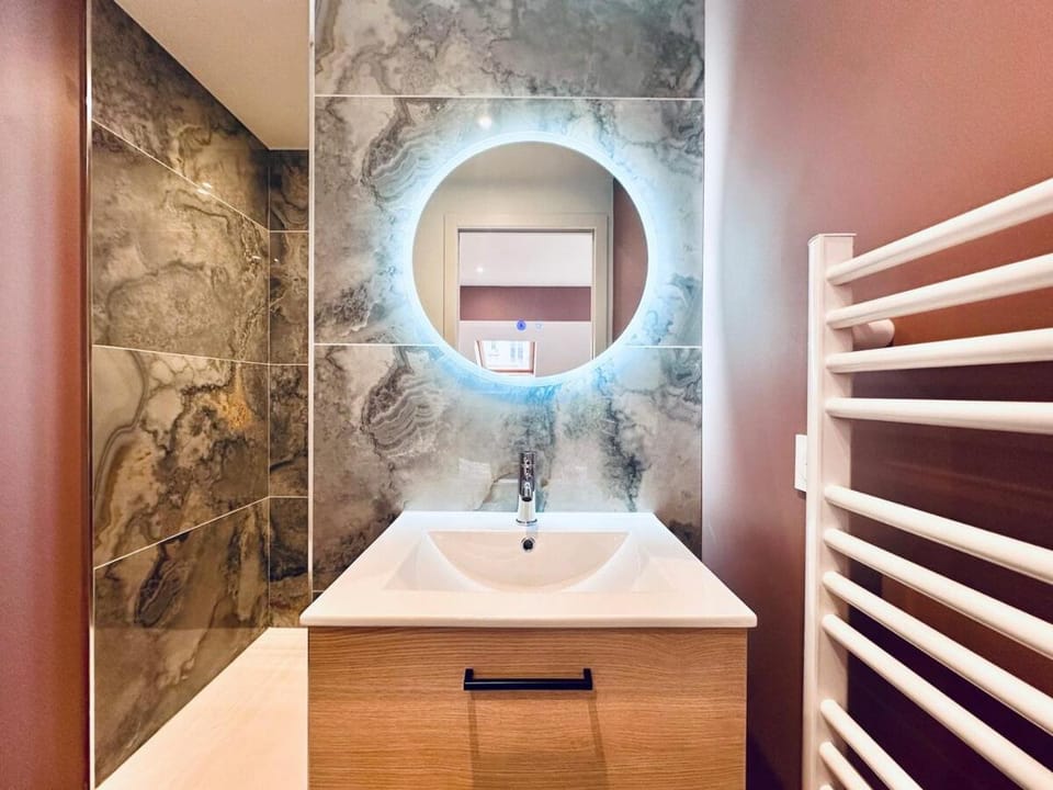 Le Sakura - Haut de gamme - 2pers -Home&Service Apartment in Le Mans