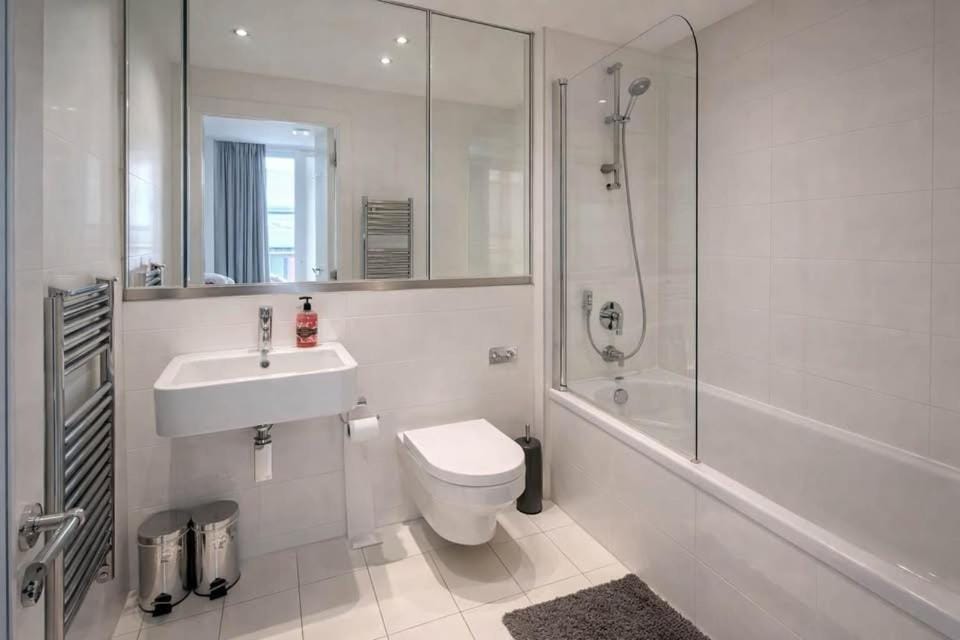 Bluebird Suites The Carmen Apartment in Salford