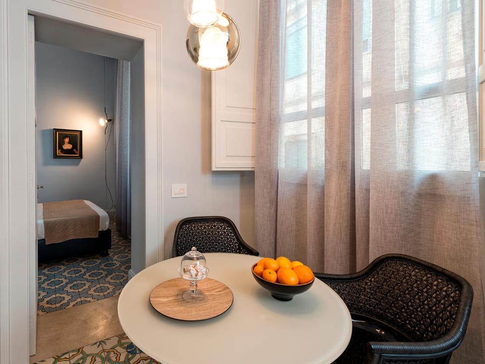 Seating area, Bedroom