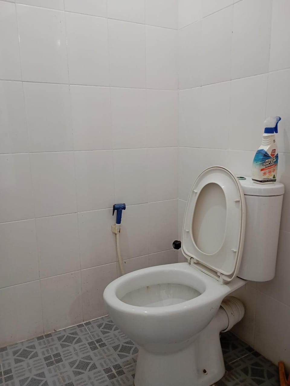 Non-AC budget Room Apartment in Western Province