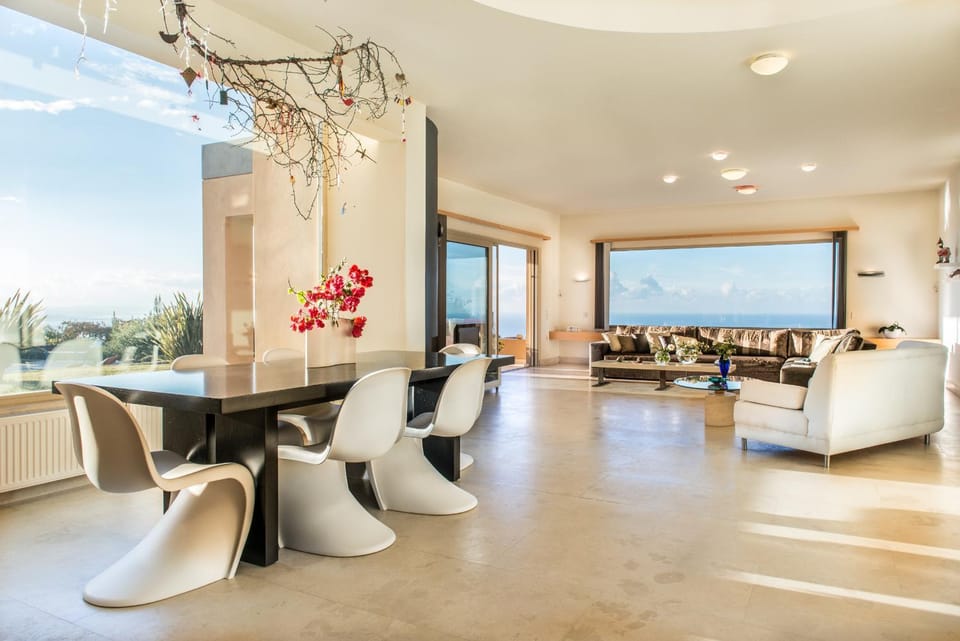 TV and multimedia, Living room, Seating area, Dining area, Garden view, Mountain view, Sea view