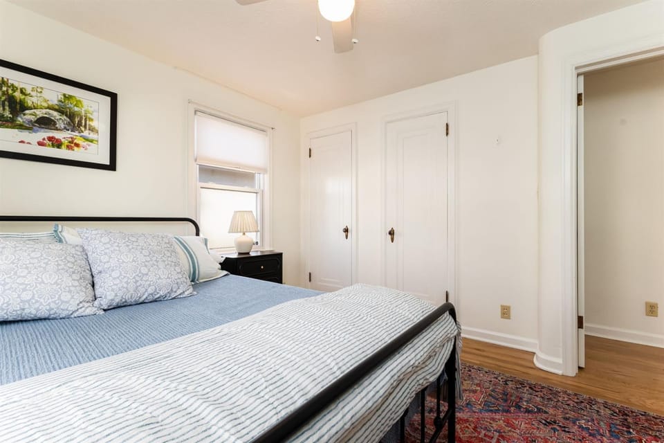 Minutes from Notre Dame 4BR 2BA Home Close to ND House in South Bend