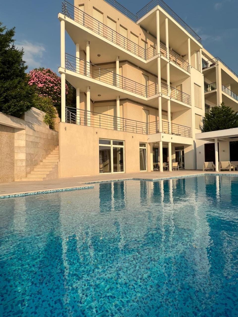 Balcony/Terrace, Swimming pool
