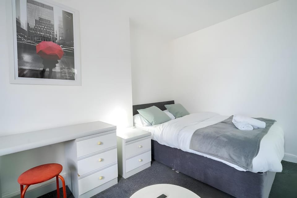 Bed, Bedroom