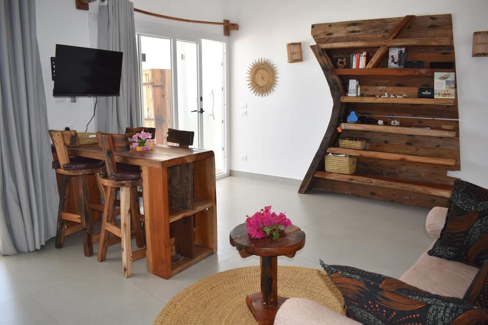 Day, TV and multimedia, Living room, Seating area, Dining area, Sea view, flat iron, furniture, furniture, air conditioner, air conditioner