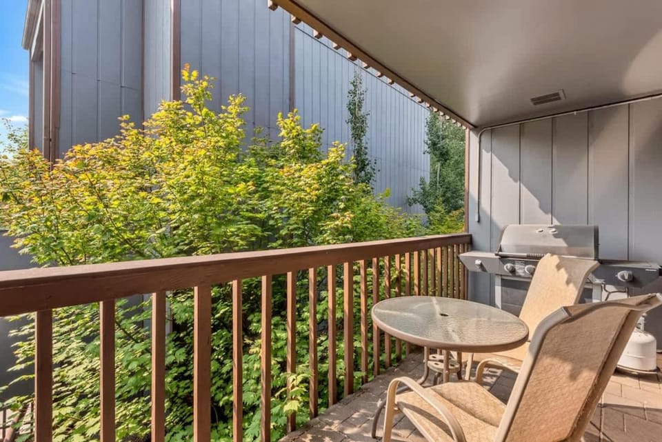 Upscale Condo near Downtown & the Deschutes House in Bend