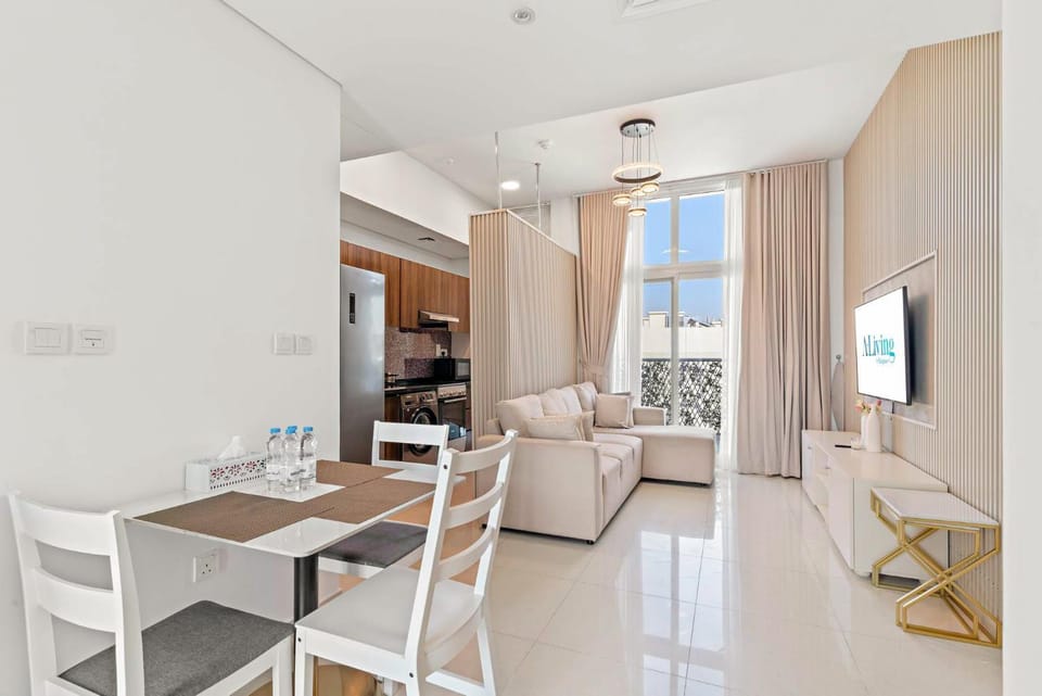 TV and multimedia, Seating area, Dining area