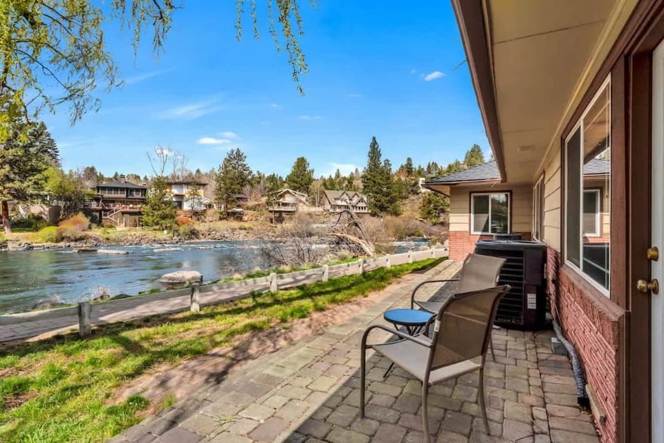 Pet Friendly Cottage on the River near Downtown House in Bend