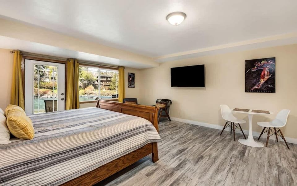 Pet Friendly Cottage on the River near Downtown House in Bend