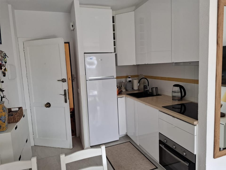 Coffee/tea facilities, Kitchen or kitchenette, dishwasher