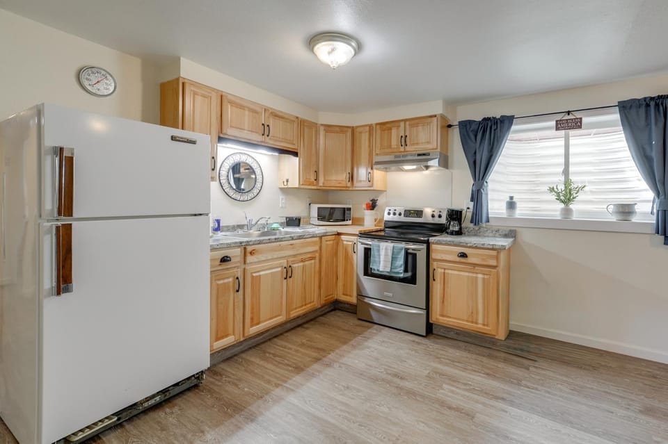 Modern Riverton Retreat: Near 4th of July Parades! Apartment in Riverton