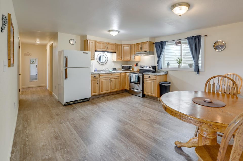 Modern Riverton Retreat: Near 4th of July Parades! Apartment in Riverton