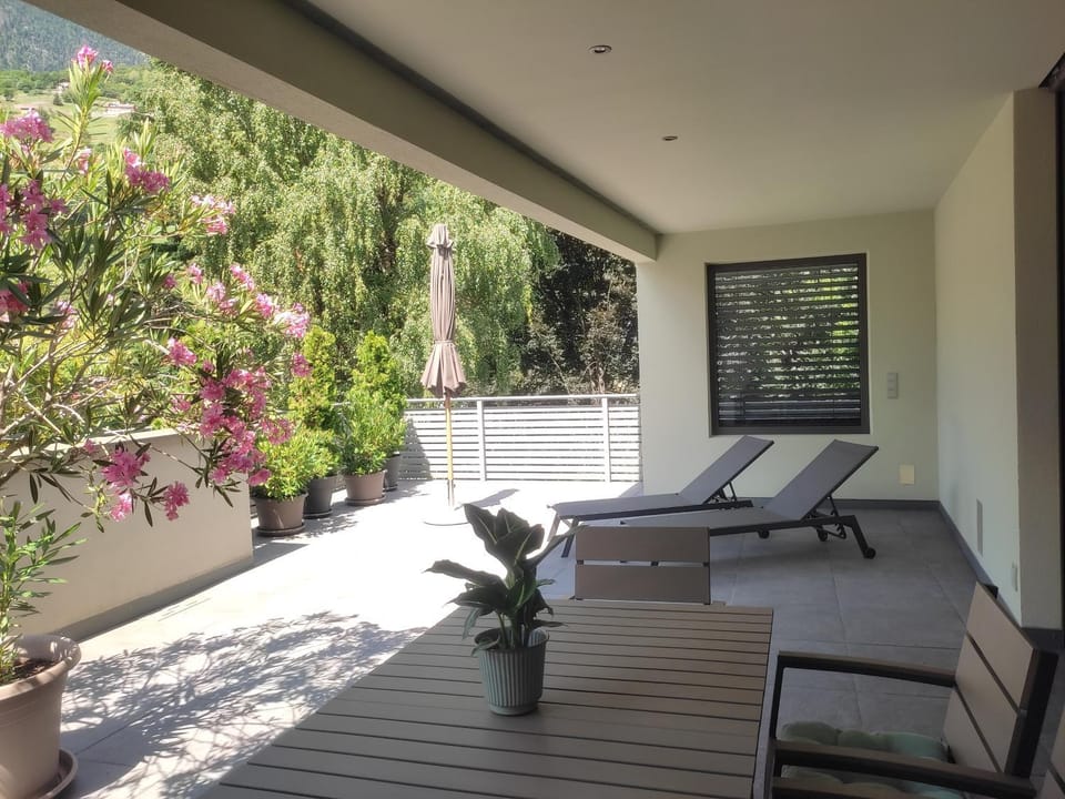Balcony/Terrace, sunbed