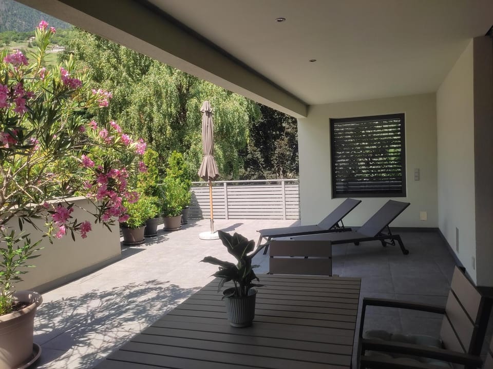 Balcony/Terrace, sunbed