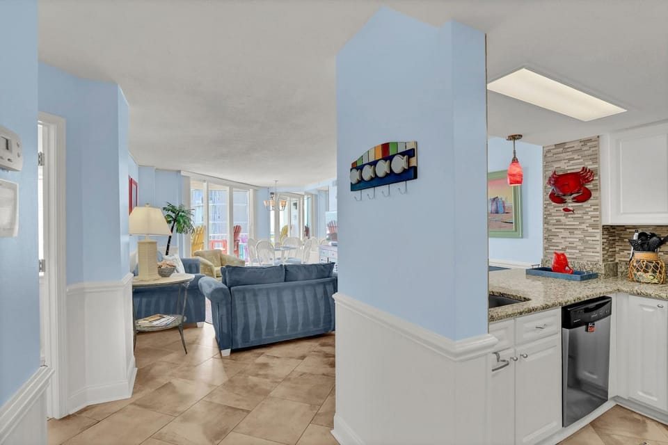 Newly Updated Beautifully Decorated Oceanfront Condo House in North Topsail Beach