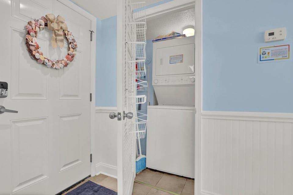 Newly Updated Beautifully Decorated Oceanfront Condo House in North Topsail Beach