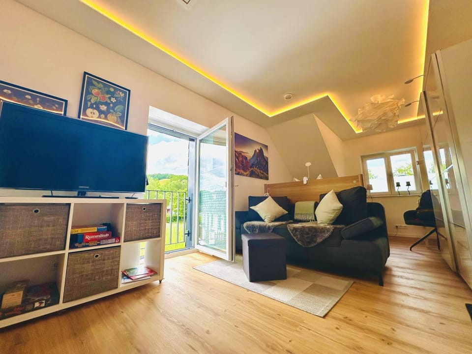 TV and multimedia, Living room, Mountain view