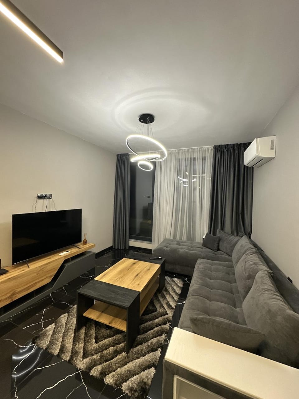 Communal lounge/ TV room, TV and multimedia, Living room, Seating area, Evening entertainment
