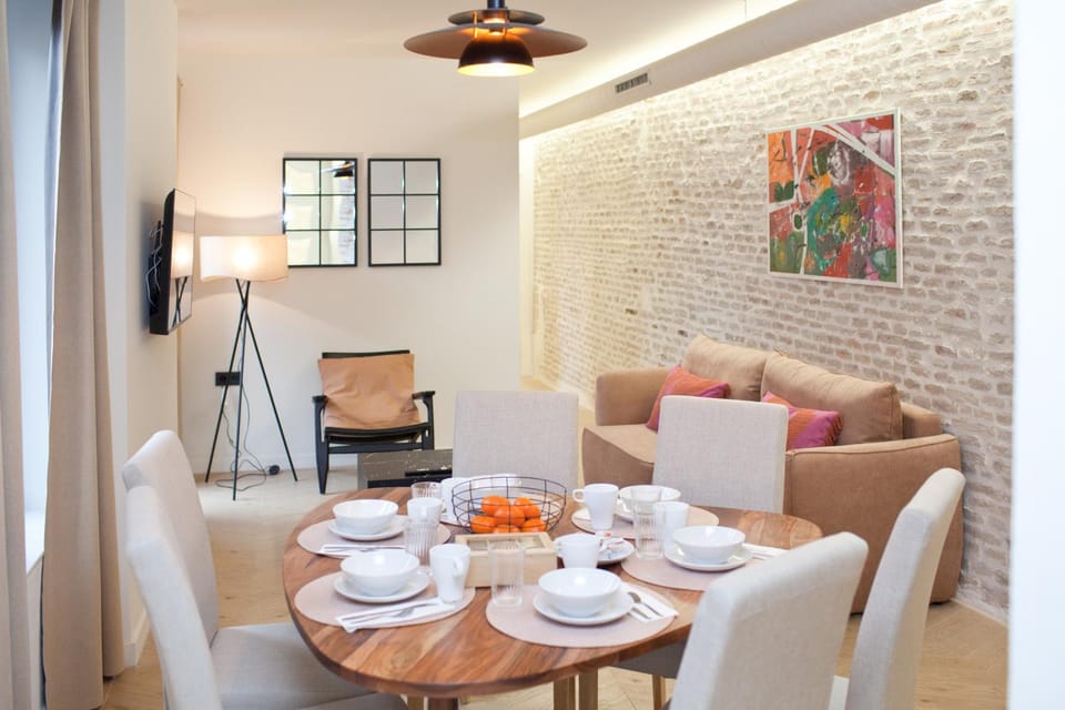Homey Seville Brand New Arfe II Apartment Near Cathedral 8 people Apartment in Seville