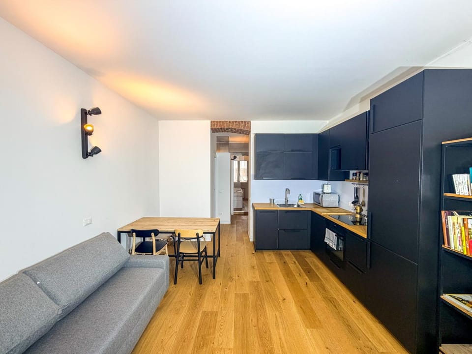 Coffee/tea facilities, Kitchen or kitchenette, Living room, Seating area, Dining area, oven