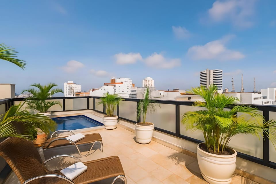 Balcony/Terrace, Swimming pool, sunbed