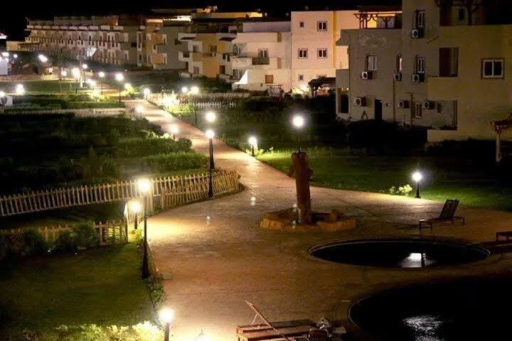 شاليه مميز في الحياة ريزورت العين السخنة إطلالة رائعة تشطيب نظيف قريب من البحر وحمام السباحة مناسب للعائلات هدوء وخصوصية تامة Apartment in South Sinai Governorate