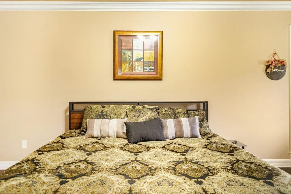 Bed, Bedroom