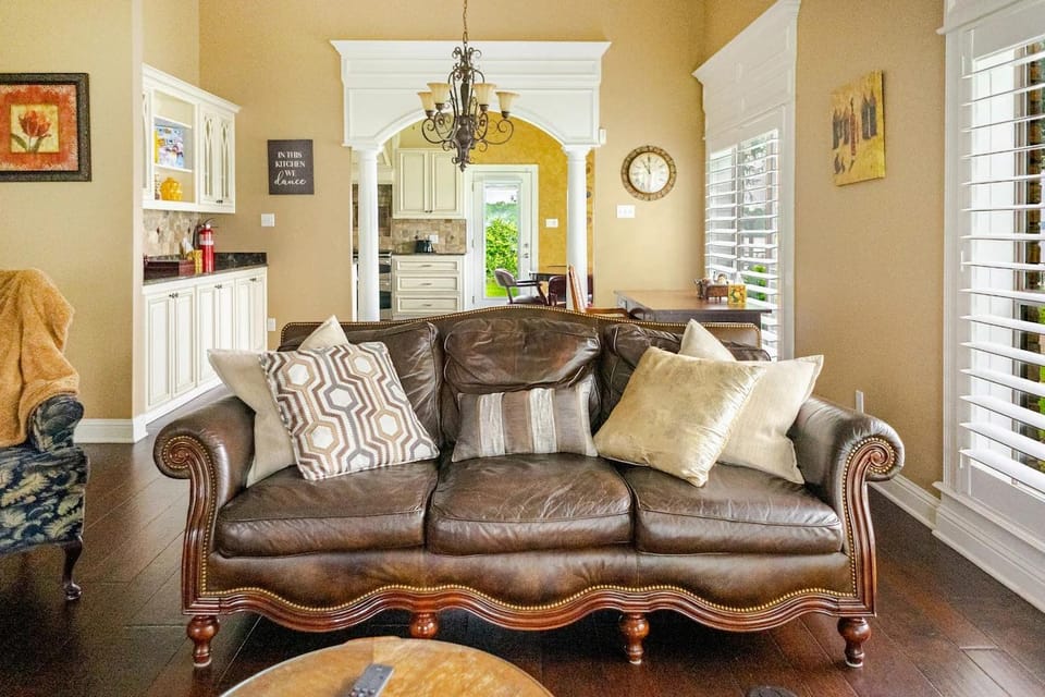 Living room, Seating area