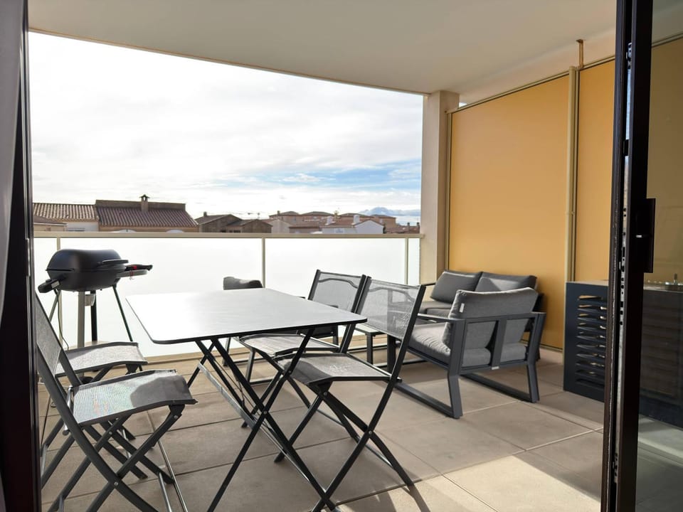 L'Escale Marine Accessible Parking & Beach at 300m Apartment in Occitanie