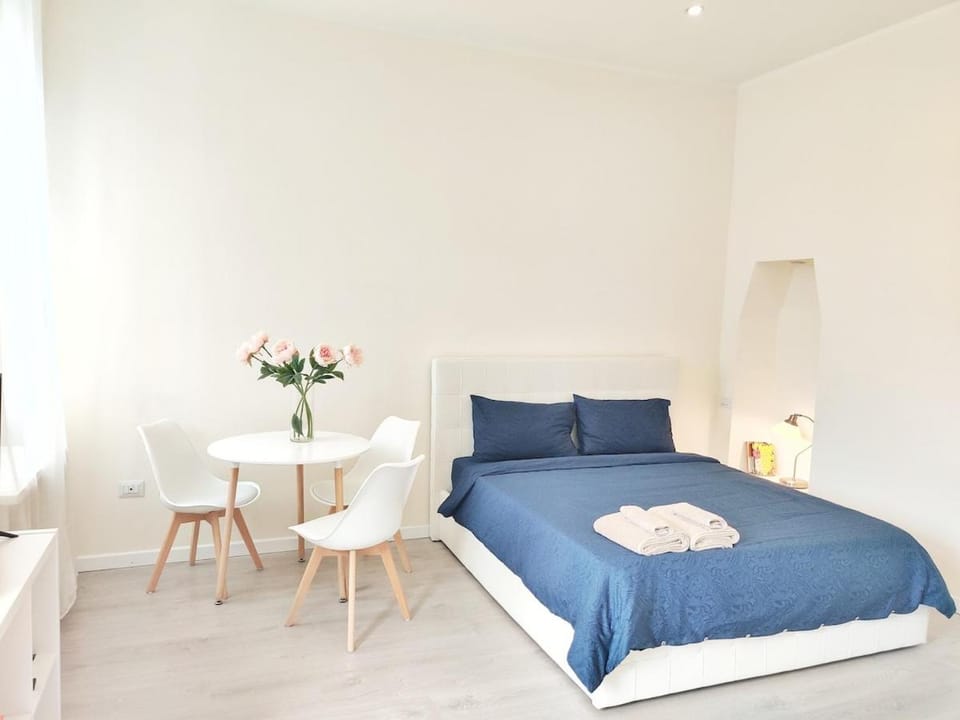 Brand new studio connected to two metro lines Apartment in Milan