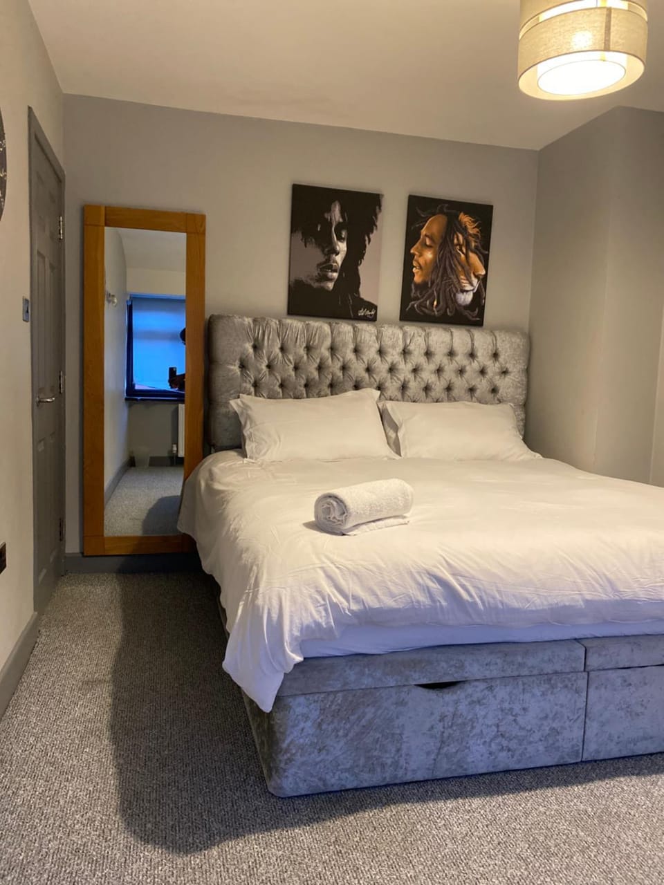 Bed, Photo of the whole room, Bedroom, towels