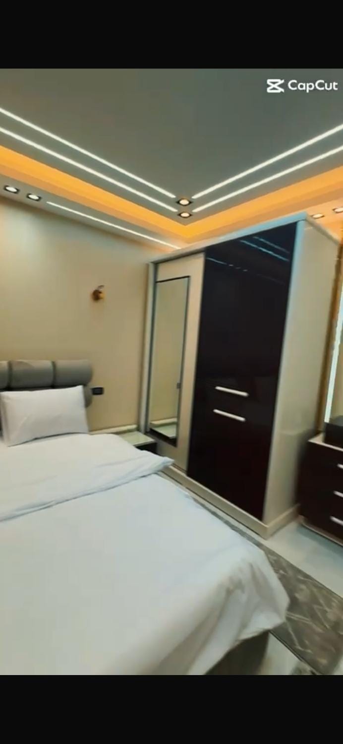 شقه سكنيه مفروشه جديده في القاهرة المهندسين با القرب من ميدان لبنان Apartment in Egypt