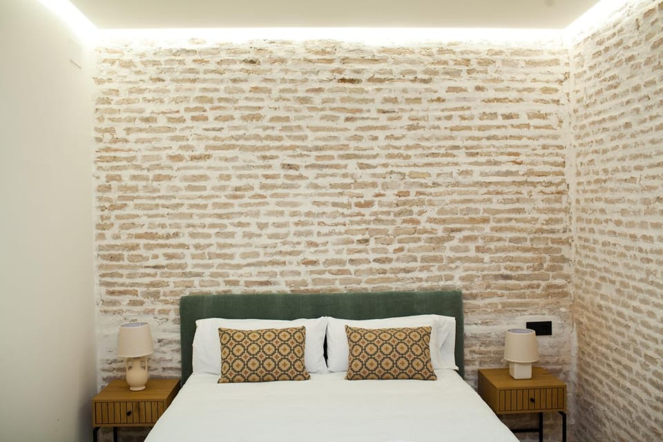 Homey Seville Top Notch Arfe III Apartment Near Cathedral 8 people Apartment in Seville