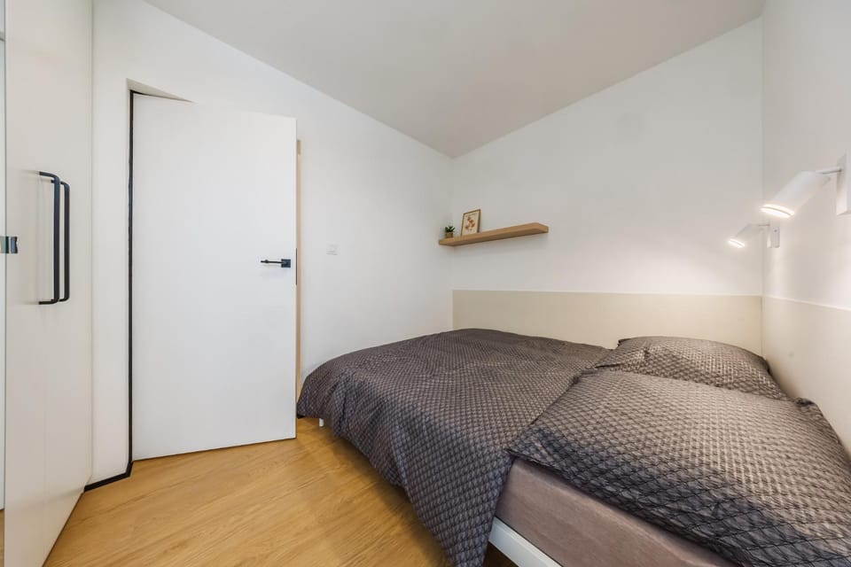 Bed, Photo of the whole room, Bedroom, wardrobe