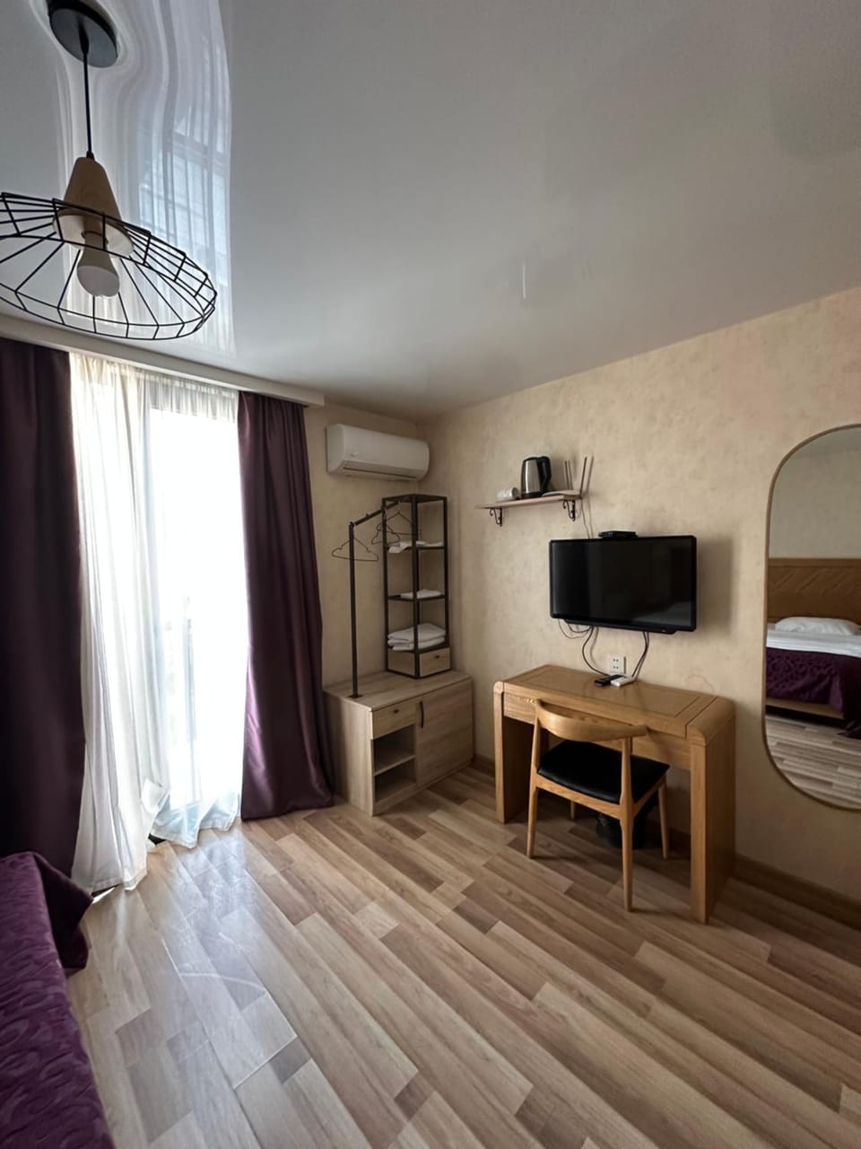Communal lounge/ TV room, Bed, TV and multimedia, Photo of the whole room, Evening entertainment, Bedroom, hair dresser