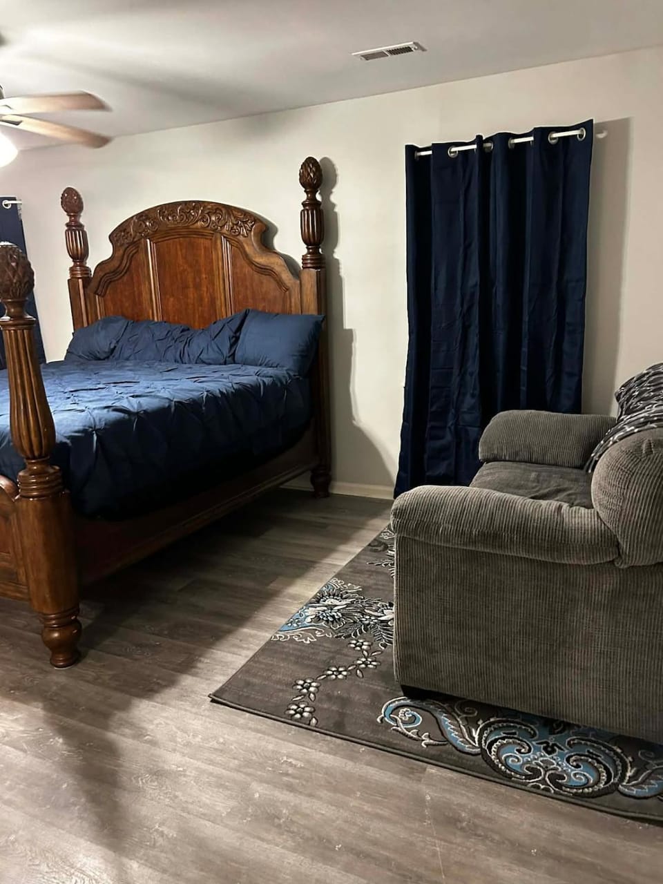 Seating area, Bedroom
