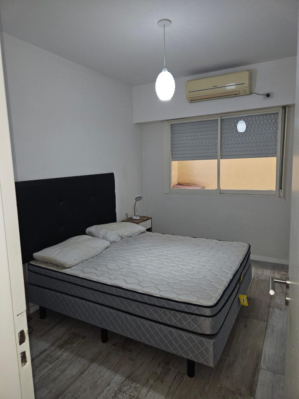 Bed, Bedroom, air conditioner