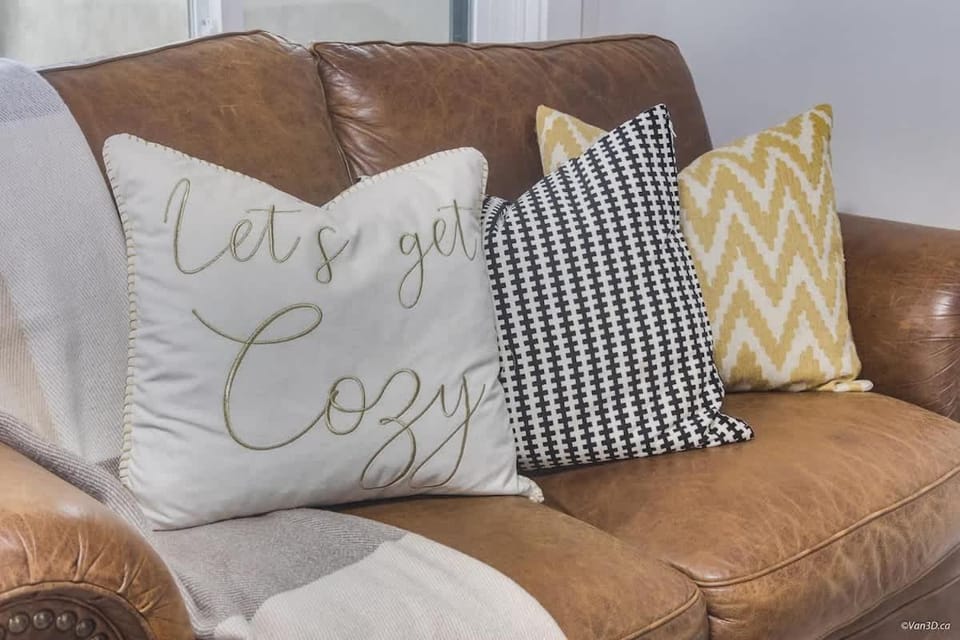The Cozy Garden Suite - South Surrey Stay House in Surrey