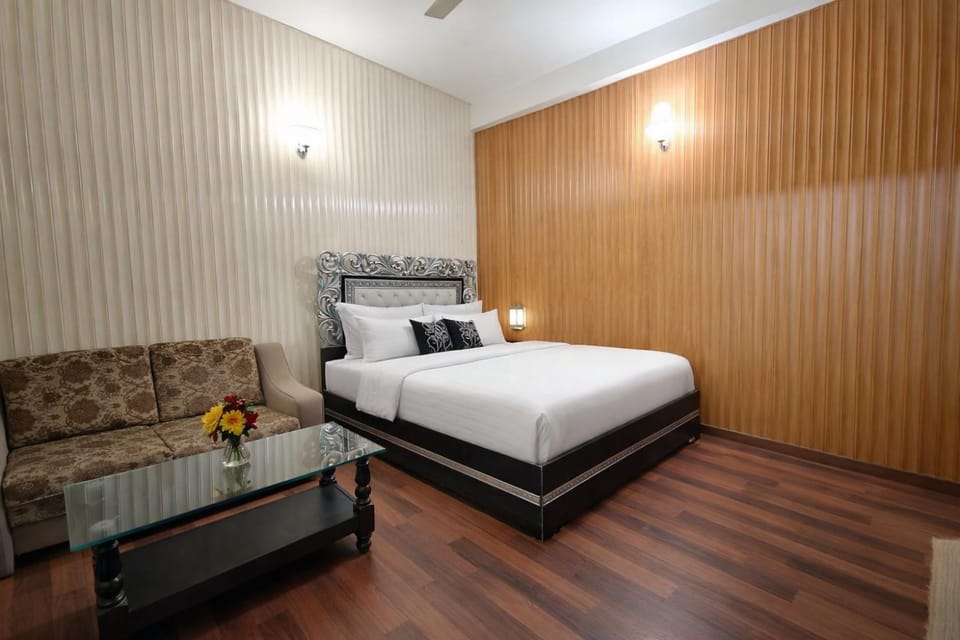 Alzahir Guesthouse & Hostel Rooms near Quaideazam University Hotel in Islamabad Capital Territory