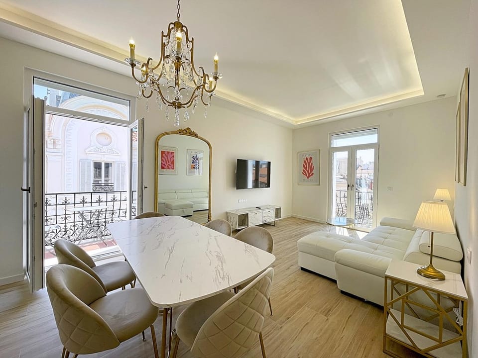 TV and multimedia, Balcony/Terrace, Living room, Dining area