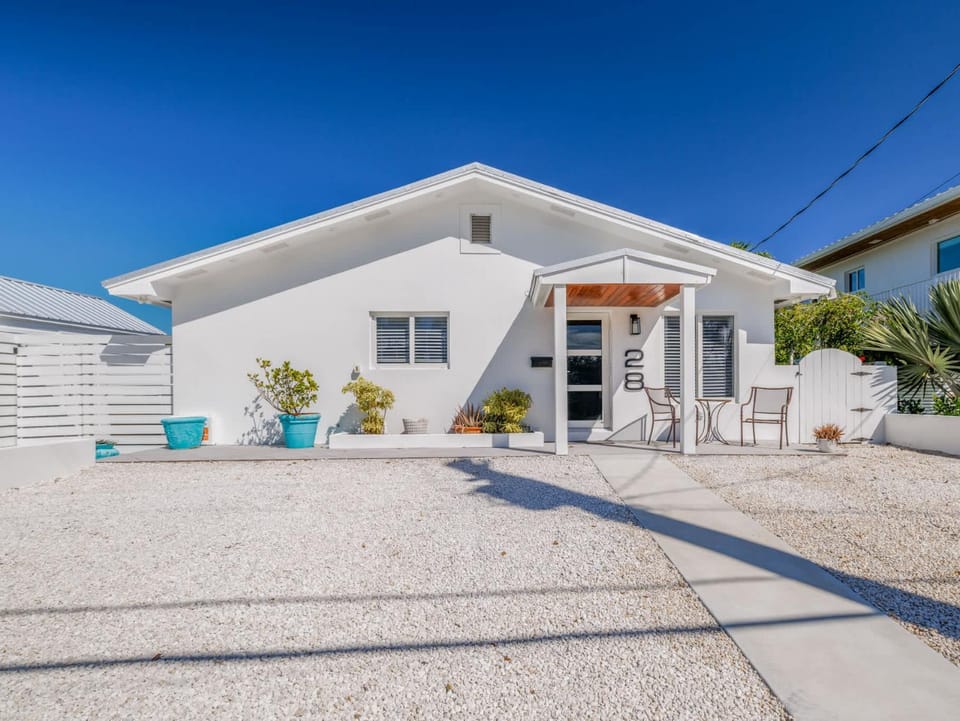 Beautiful Key Haven Home with Pool and Dock House in Stock Island