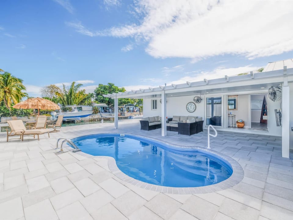 Beautiful Key Haven Home with Pool and Dock House in Stock Island