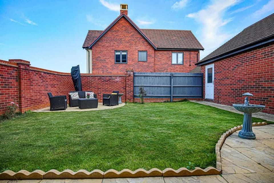 4 bed house in Milton Keynes - freeparking - wifi House in Aylesbury Vale