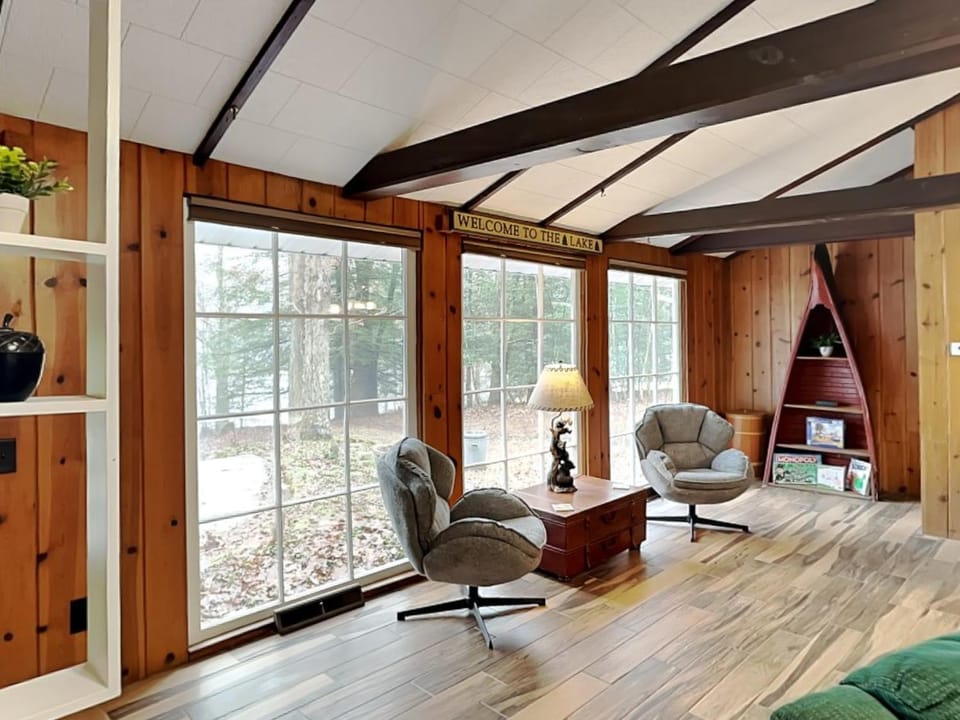 Natural landscape, View (from property/room), Living room, Seating area, furniture