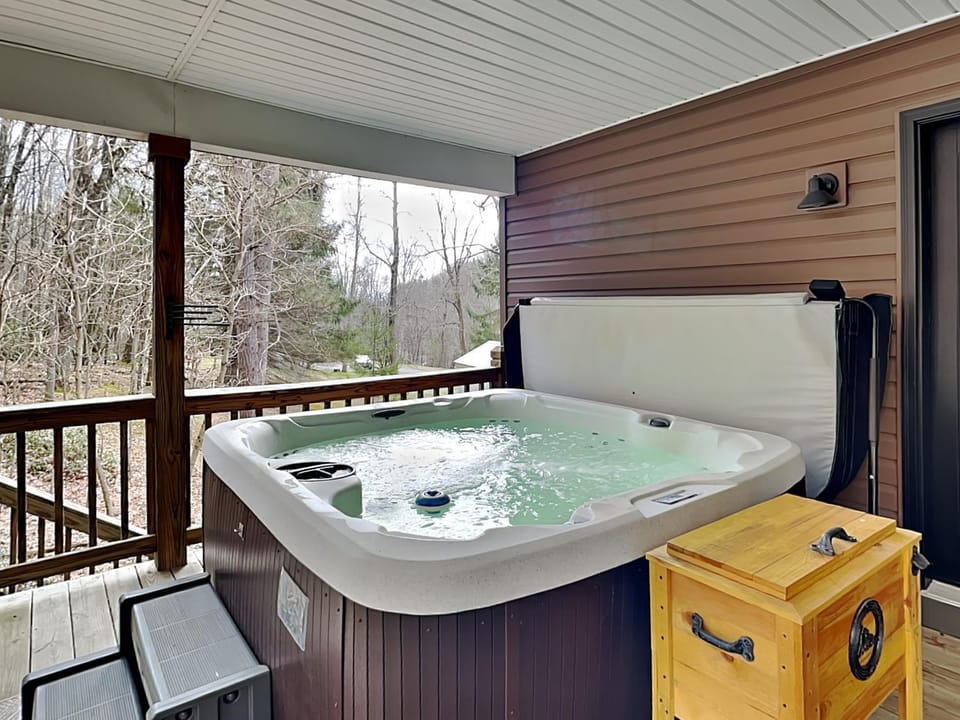 Natural landscape, Hot Tub, Balcony/Terrace