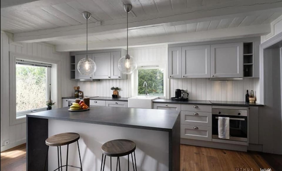 Coffee/tea facilities, Kitchen or kitchenette, Dining area, dishwasher, oven, pet friendly, stove