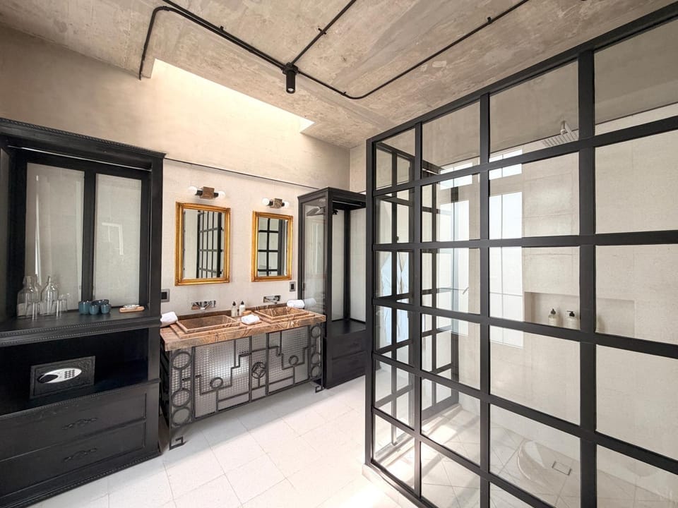 Shower, Bathroom, towels