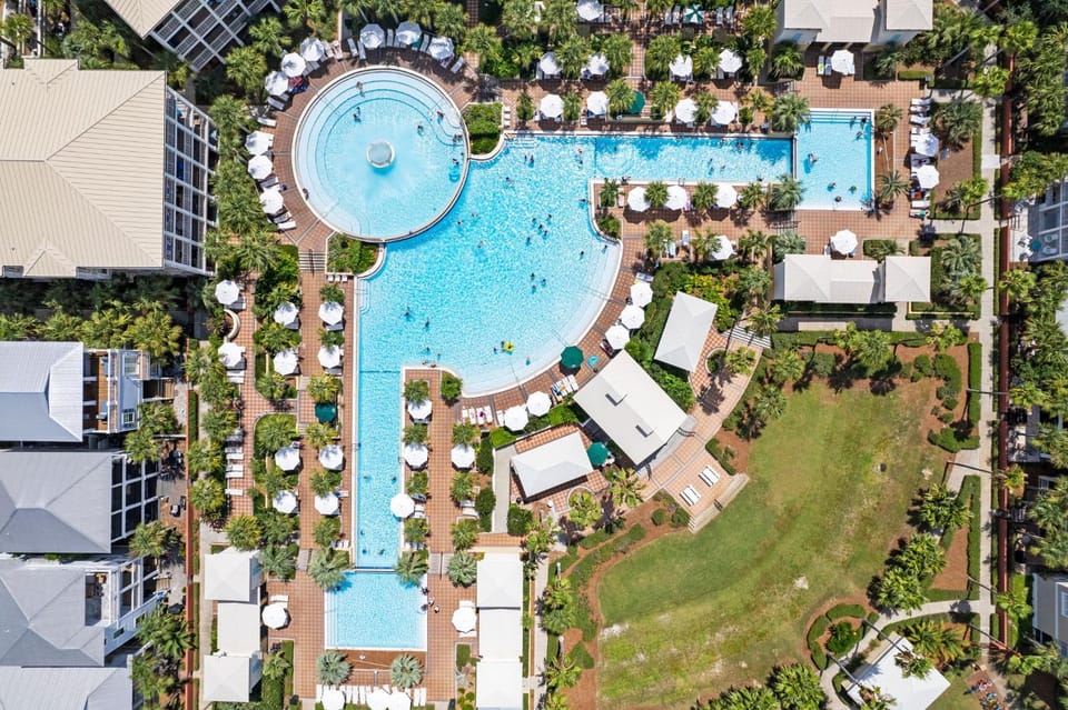Neighbourhood, Bird's eye view, Swimming pool