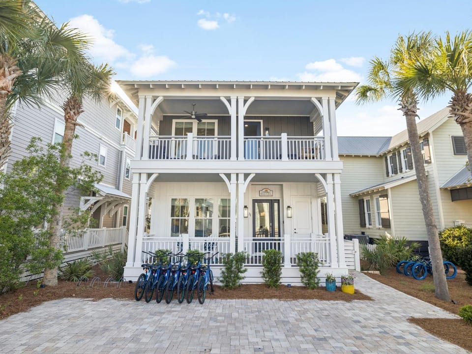 Property building, Facade/entrance, Neighbourhood, Balcony/Terrace