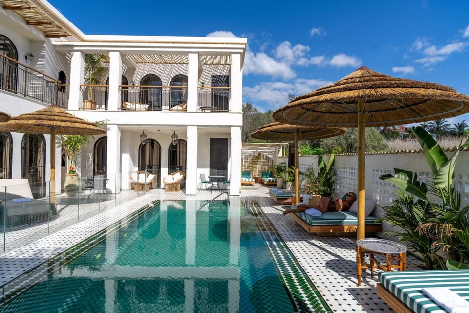 Property building, Pool view, Swimming pool, sunbed
